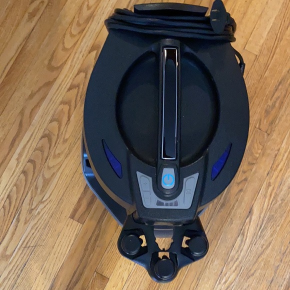 I’m selling a Rainbow vacuum cleaner, brand new only used twice!!! - Picture 4 of 6